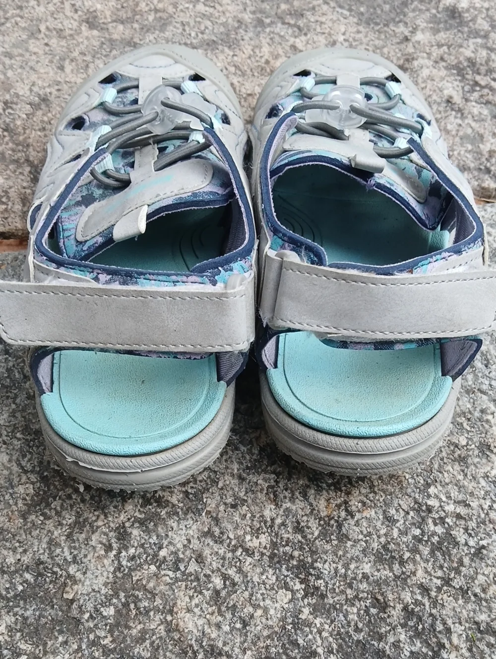 Northside Girlls Sandals, Grey and Pink Size 3 With Velcro.